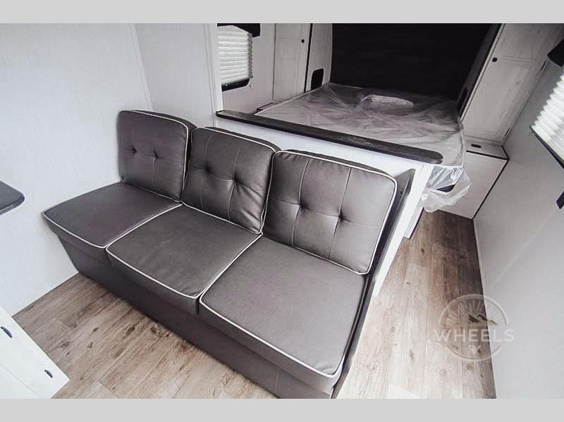 Trail Runner sofa and bed